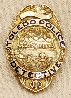 Gorgeous 1920s Toledo, OH Police Detective Badge by the Roulet Co Heavy Rolled Gold Front