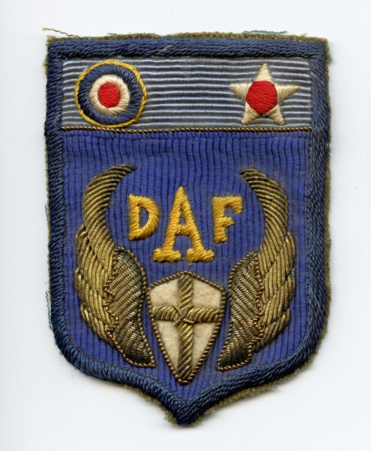 Beautiful ca 1943 Italian Made USAAF Desert Air Force Shoulder Patch Thick  Bullion & Silk Embroidery