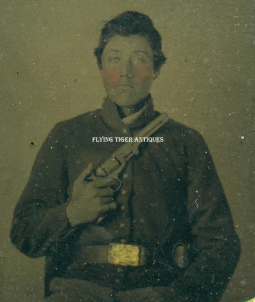 Early US Civil War 1/6 Plate Tintype of Union Soldier with Colt Dragoon Pistol in Gutta Percha Case