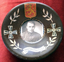 WWII Finnish Soldier Commemorative Plaque "Isanmaan Puolesta" (For the Fatherland)