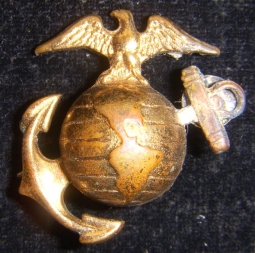 Rare 1920s USMC Enlisted Man Overseas Cap Device