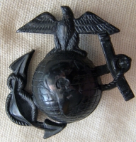 Minty WWI USMC EM "Clipped Beak" "Straight Edge" Undress Cap Badge Model 1917