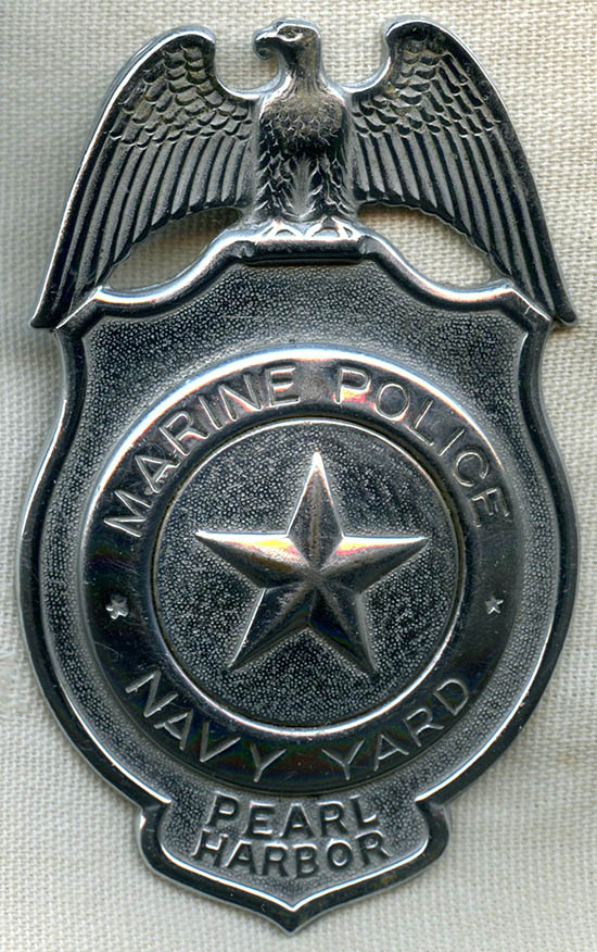 badge perle bleu marine