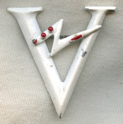 Great Large WWII V FOR VICTORY Pin in Painted White Metal by Little Nemo